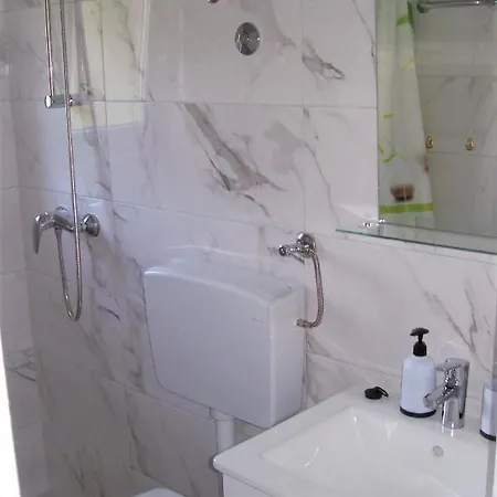 Apartament Dinka's