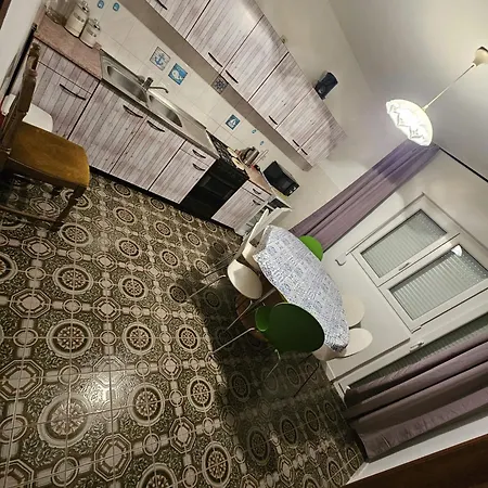 Dinka's Апартаменты