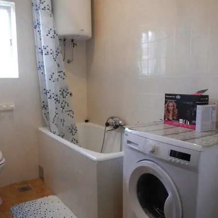 Dinka's アパート *